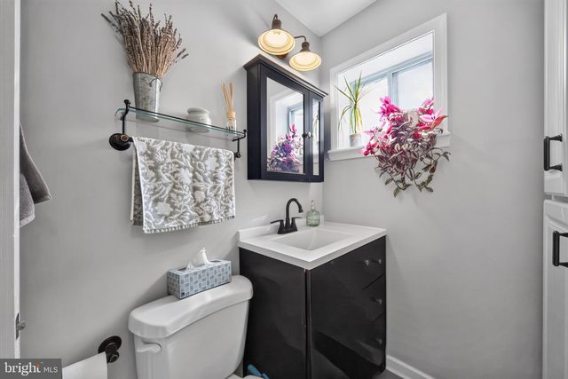 128 TASKER ST, Philadelphia, PA 19148