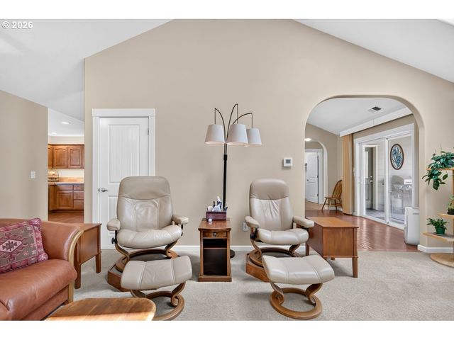 2662 Nw MT ASHLAND Dr, Mc Minnville, OR 97128