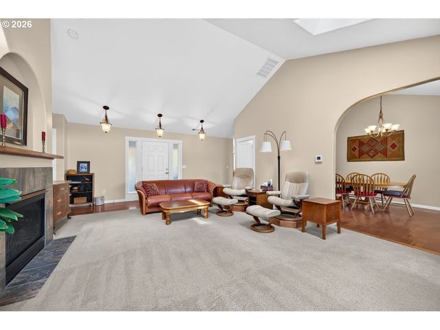 2662 Nw MT ASHLAND Dr, Mc Minnville, OR 97128