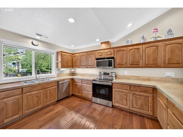 2662 Nw MT ASHLAND Dr, Mc Minnville, OR 97128