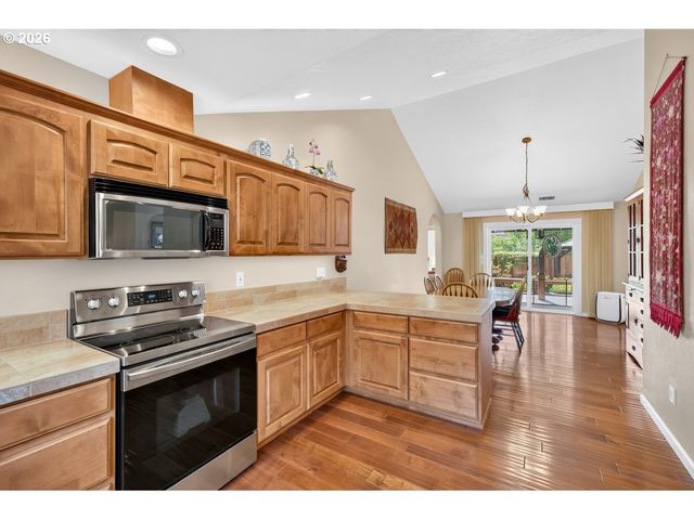 2662 Nw MT ASHLAND Dr, Mc Minnville, OR 97128