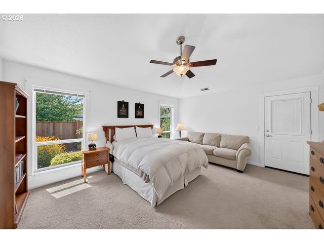2662 Nw MT ASHLAND Dr, Mc Minnville, OR 97128