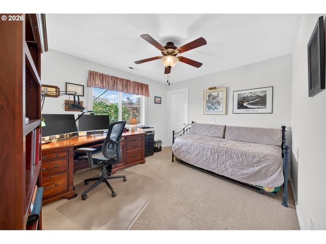 2662 Nw MT ASHLAND Dr, Mc Minnville, OR 97128