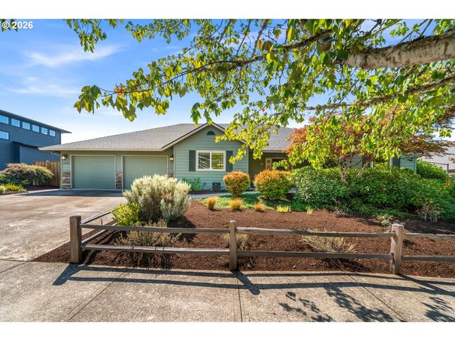 2662 Nw MT ASHLAND Dr, Mc Minnville, OR 97128