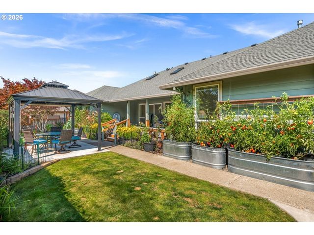 2662 Nw MT ASHLAND Dr, Mc Minnville, OR 97128
