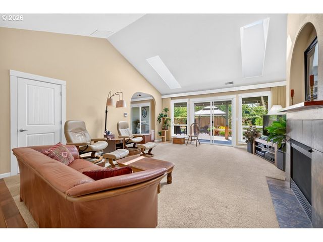 2662 Nw MT ASHLAND Dr, Mc Minnville, OR 97128