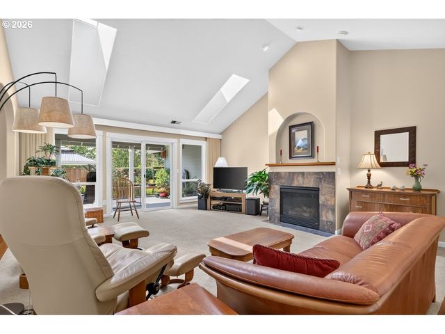 2662 Nw MT ASHLAND Dr, Mc Minnville, OR 97128