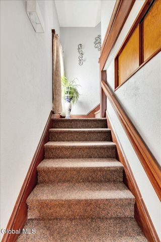10 Oakwood Boulevard, Hudson, NY 12534