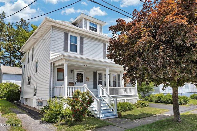 10 Oakwood Boulevard, Hudson, NY 12534