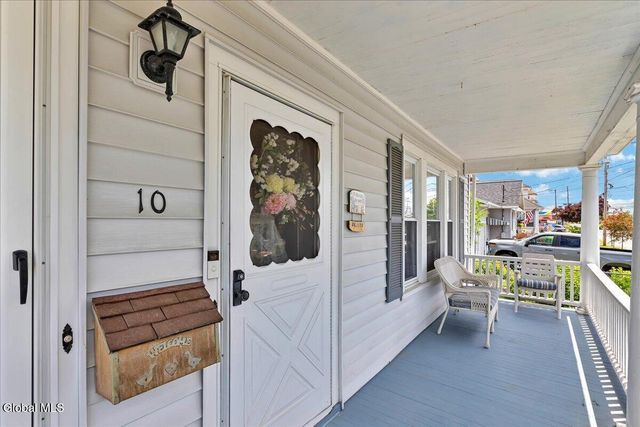 10 Oakwood Boulevard, Hudson, NY 12534