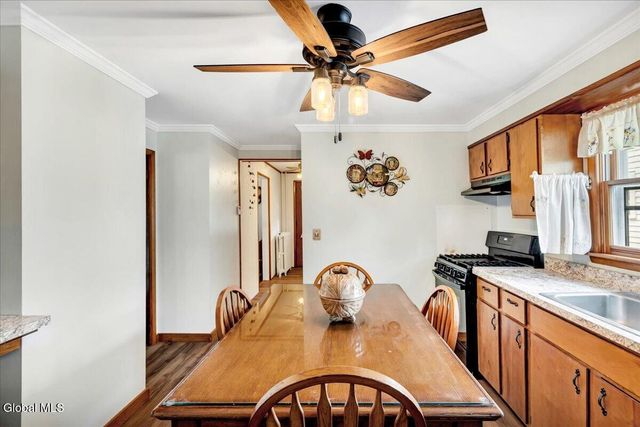10 Oakwood Boulevard, Hudson, NY 12534
