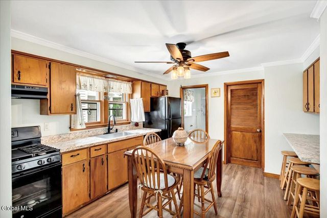 10 Oakwood Boulevard, Hudson, NY 12534