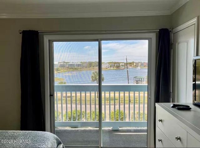 600 S Carolina Beach Avenue S 2f, Carolina Beach, NC 28428