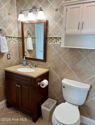 600 S Carolina Beach Avenue S 2f, Carolina Beach, NC 28428