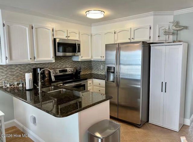 600 S Carolina Beach Avenue S 2f, Carolina Beach, NC 28428