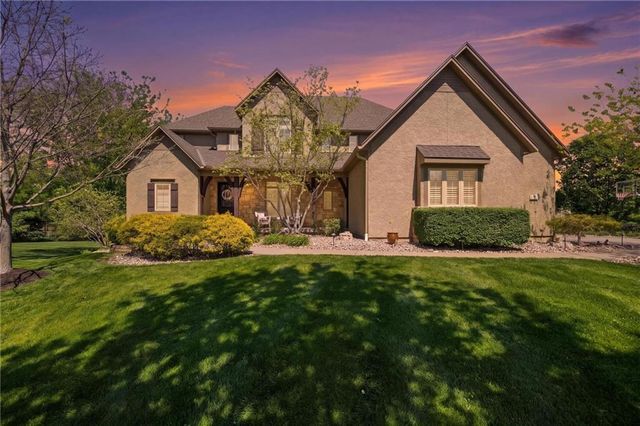 9404 W 156th Street, Overland Park, KS 66221