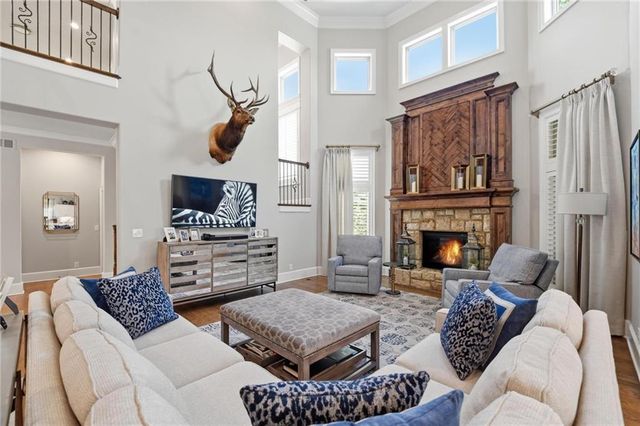 9404 W 156th Street, Overland Park, KS 66221
