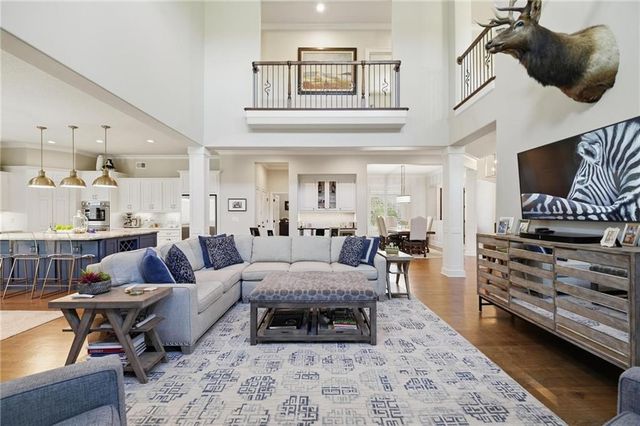 9404 W 156th Street, Overland Park, KS 66221