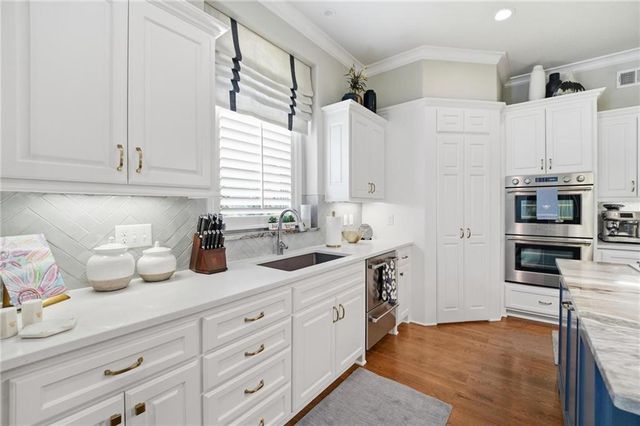 9404 W 156th Street, Overland Park, KS 66221