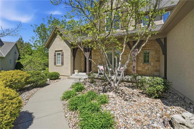 9404 W 156th Street, Overland Park, KS 66221
