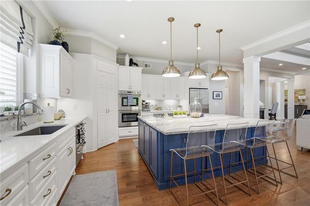 9404 W 156th Street, Overland Park, KS 66221