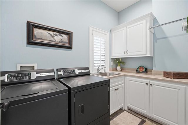 9404 W 156th Street, Overland Park, KS 66221