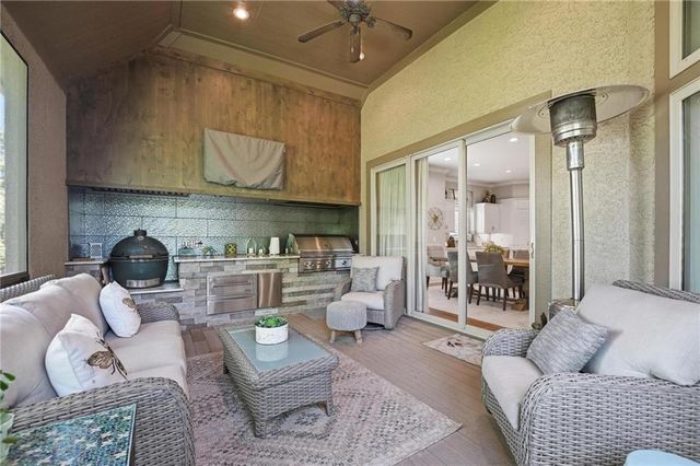 9404 W 156th Street, Overland Park, KS 66221