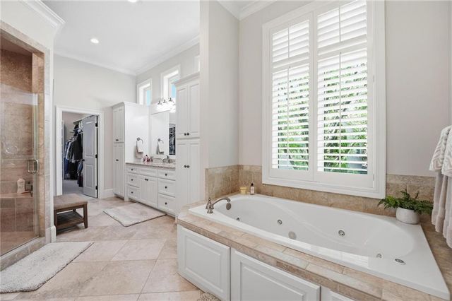 9404 W 156th Street, Overland Park, KS 66221