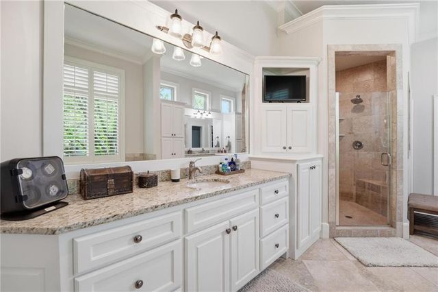 9404 W 156th Street, Overland Park, KS 66221