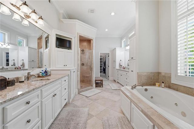 9404 W 156th Street, Overland Park, KS 66221