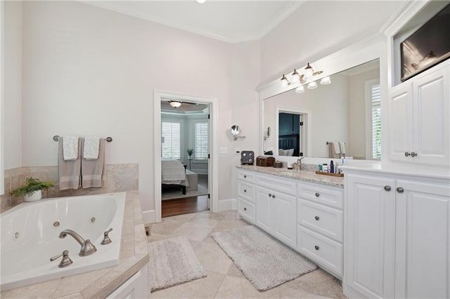 9404 W 156th Street, Overland Park, KS 66221