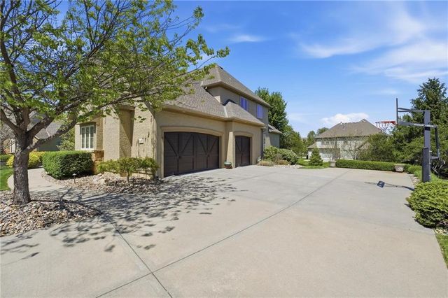 9404 W 156th Street, Overland Park, KS 66221