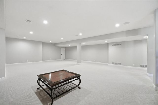 9404 W 156th Street, Overland Park, KS 66221