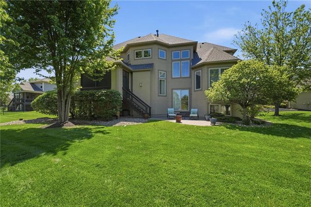 9404 W 156th Street, Overland Park, KS 66221