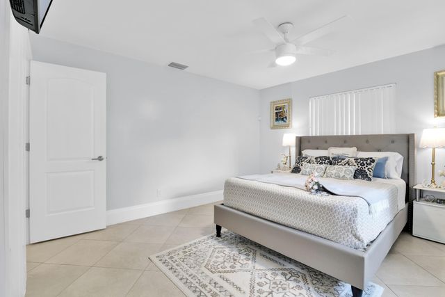 432 SW Natura Avenue, Deerfield Beach, FL 33441