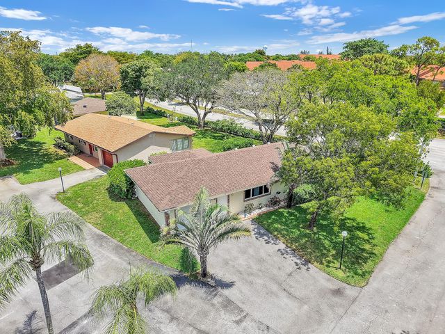 432 SW Natura Avenue, Deerfield Beach, FL 33441