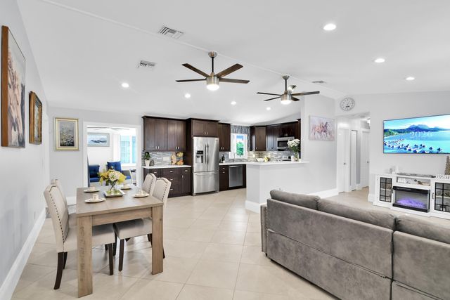 432 SW Natura Avenue, Deerfield Beach, FL 33441