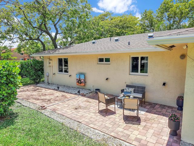 432 SW Natura Avenue, Deerfield Beach, FL 33441