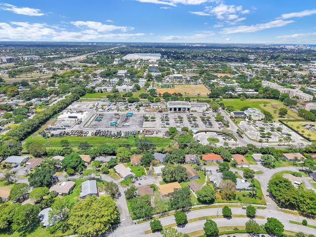432 SW Natura Avenue, Deerfield Beach, FL 33441