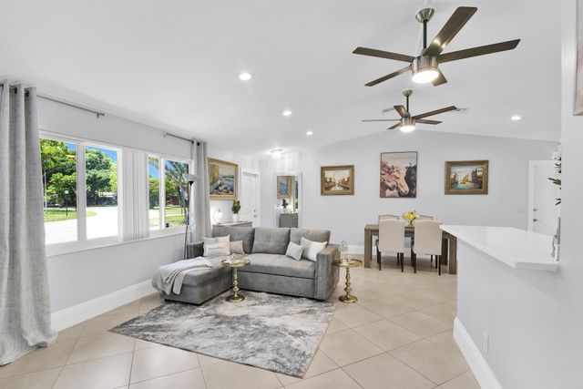 432 SW Natura Avenue, Deerfield Beach, FL 33441