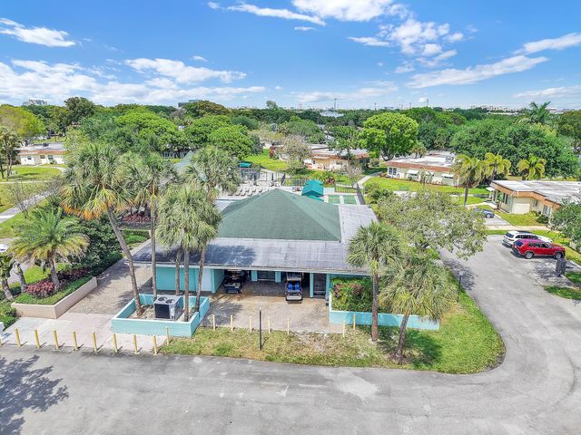 432 SW Natura Avenue, Deerfield Beach, FL 33441
