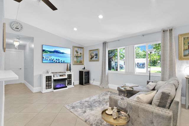 432 SW Natura Avenue, Deerfield Beach, FL 33441