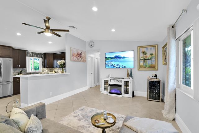 432 SW Natura Avenue, Deerfield Beach, FL 33441