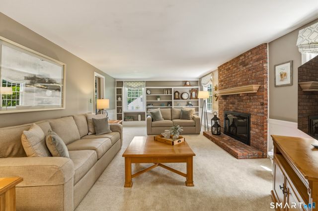14 High Hill Road, Canton, CT 06019