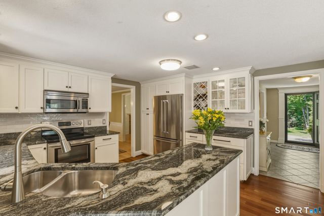 14 High Hill Road, Canton, CT 06019