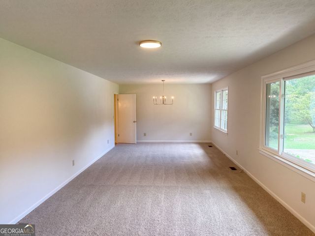 3089 Linecrest Road, Ellenwood, GA 30294