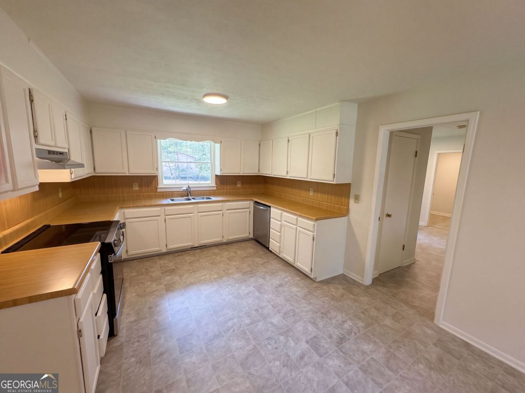3089 Linecrest Road, Ellenwood, GA 30294 — photo 2