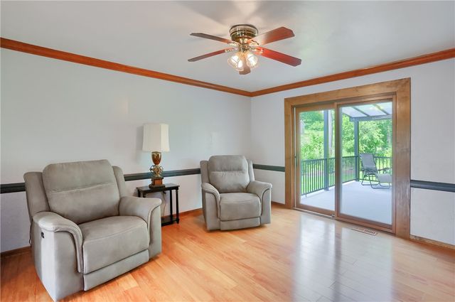 2525 Country Side Lane, Franklin Park, PA 15090