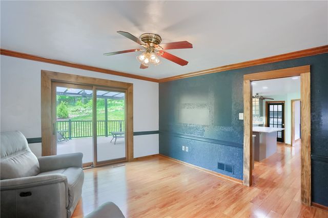 2525 Country Side Lane, Franklin Park, PA 15090