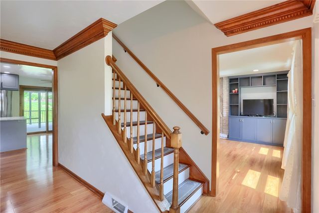 2525 Country Side Lane, Franklin Park, PA 15090